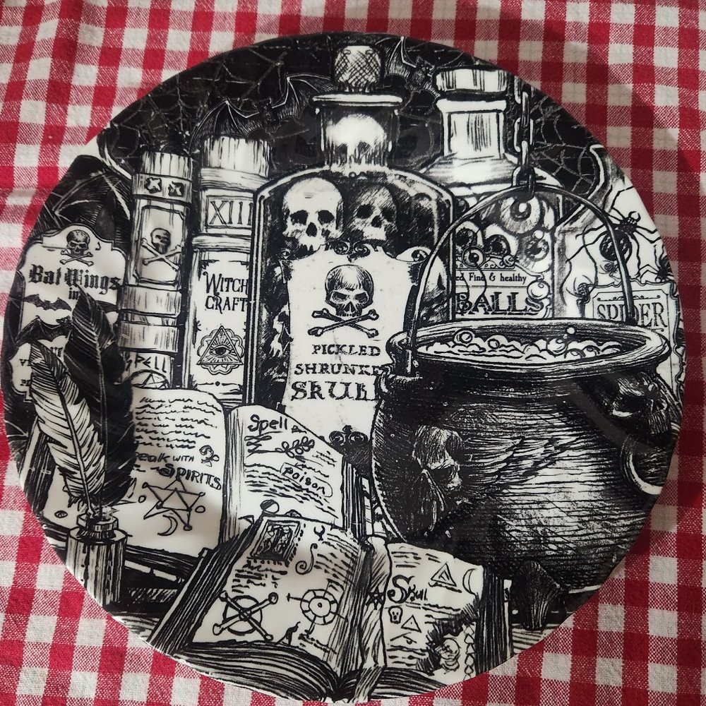 Royal Wessex Pickled Shrunken Skull Dinner Plate